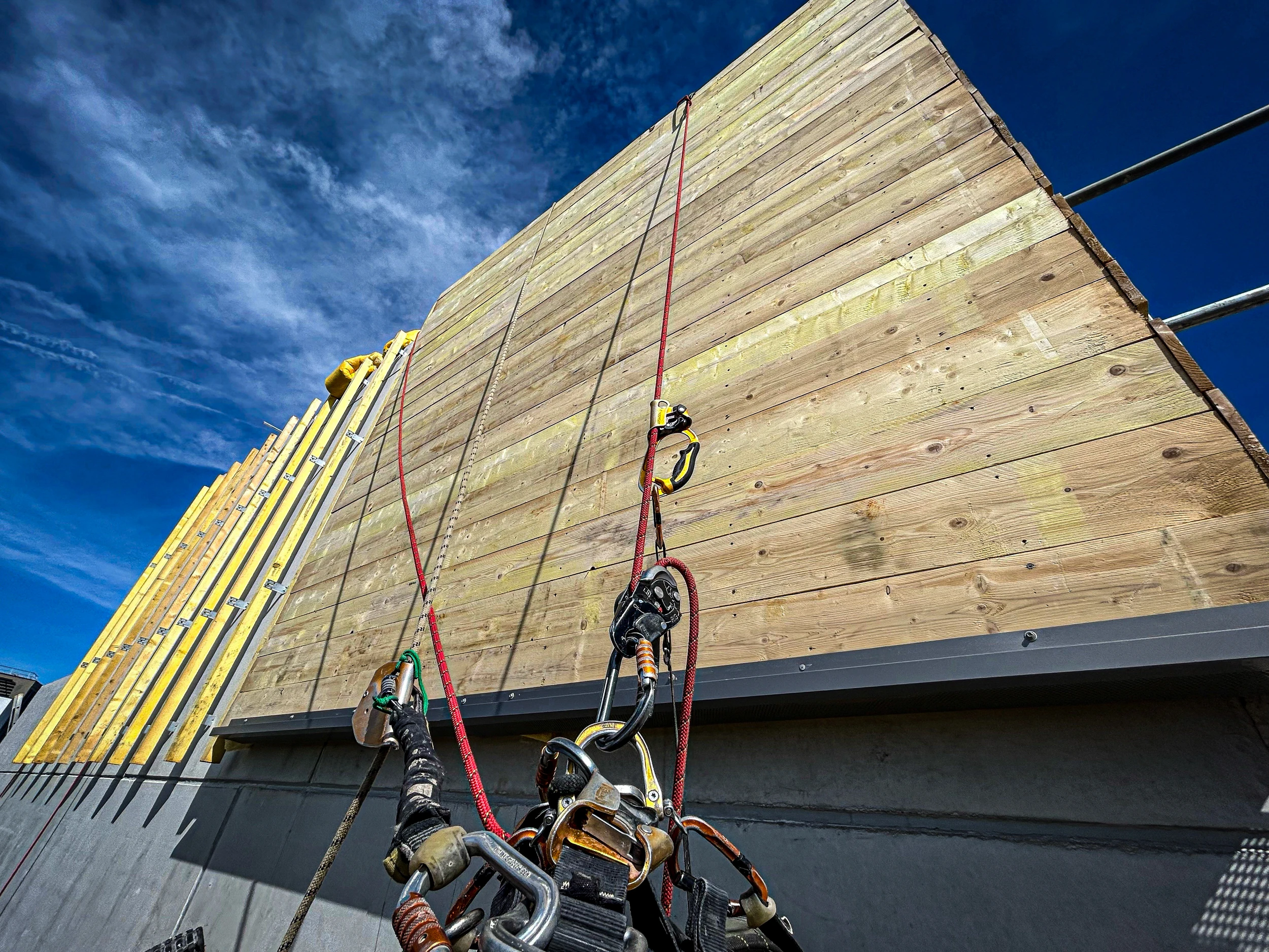 Intervention de cordistes MS Access pour mission bardage chez PLEBAC MÉRIGNAC à Talence (bâtiment) – 1